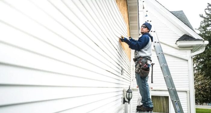 How to Replace Damaged Vinyl Siding - YouTube